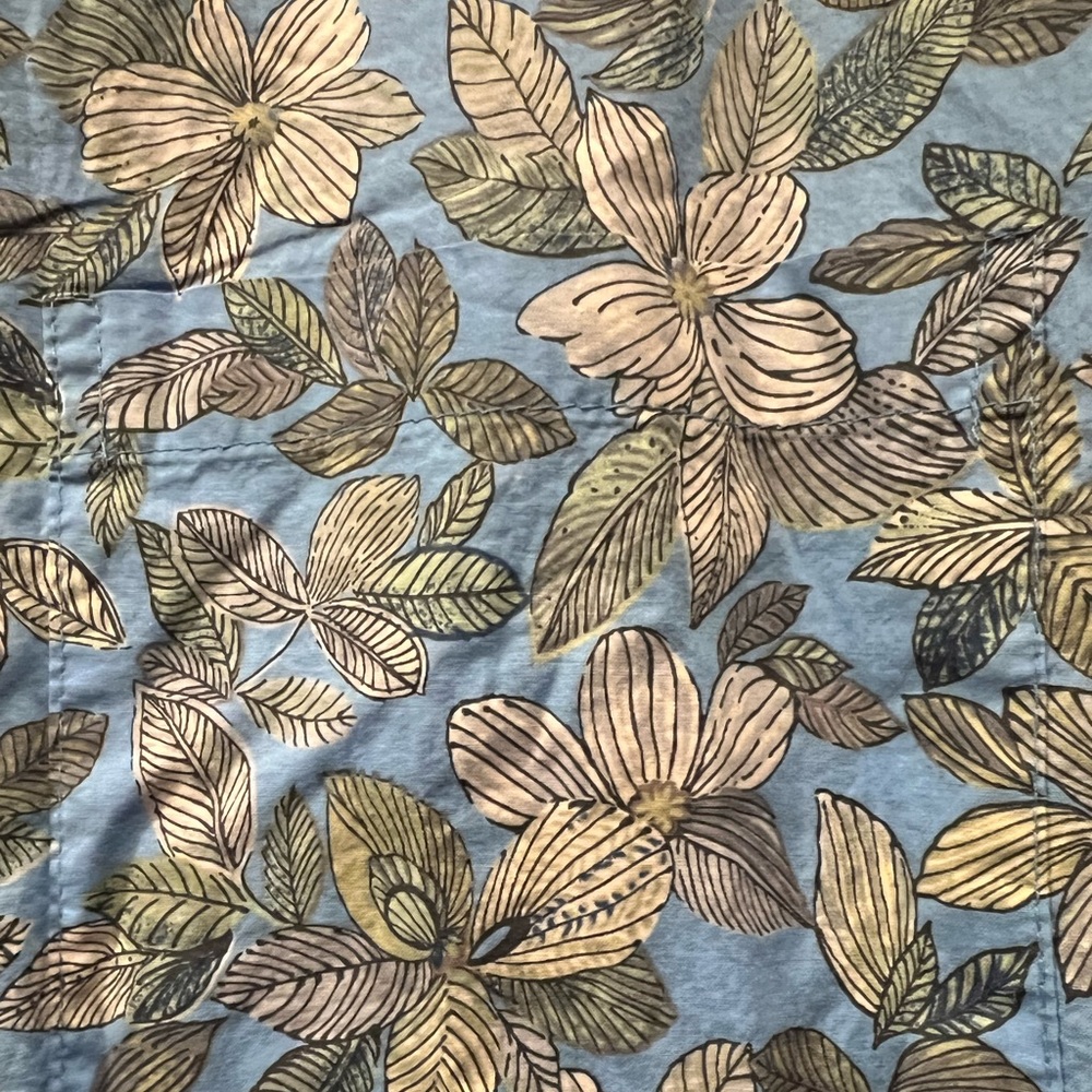 Tori Richard Blue and Tan Floral Hawaiian Shirt - Picture 8 of 8